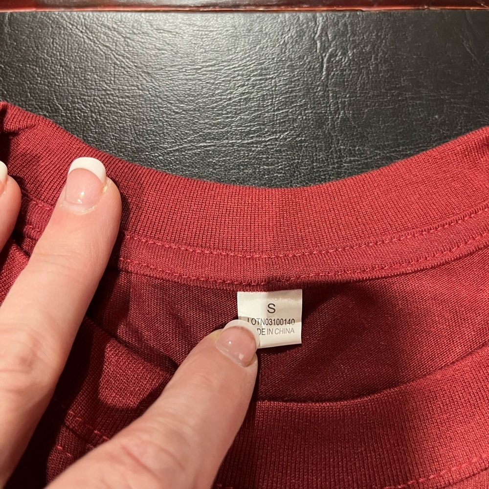 🔥Don’t Worry Be Hippie red tshirt - Picture 6 of 7